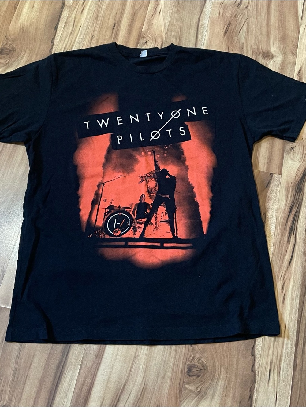 Official Twenty One Pilots 2017 Emotional Roadshow Tour Concert Tee Sz L